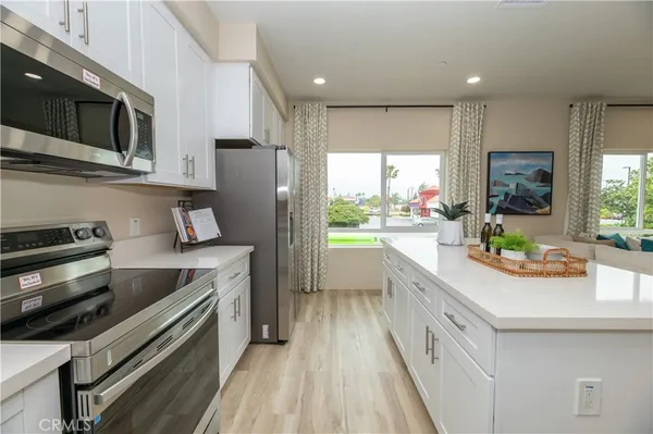 $569,990 | 8185 Amerena Way, Fontana, CA 92335