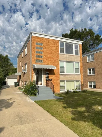 a front view of house with yard