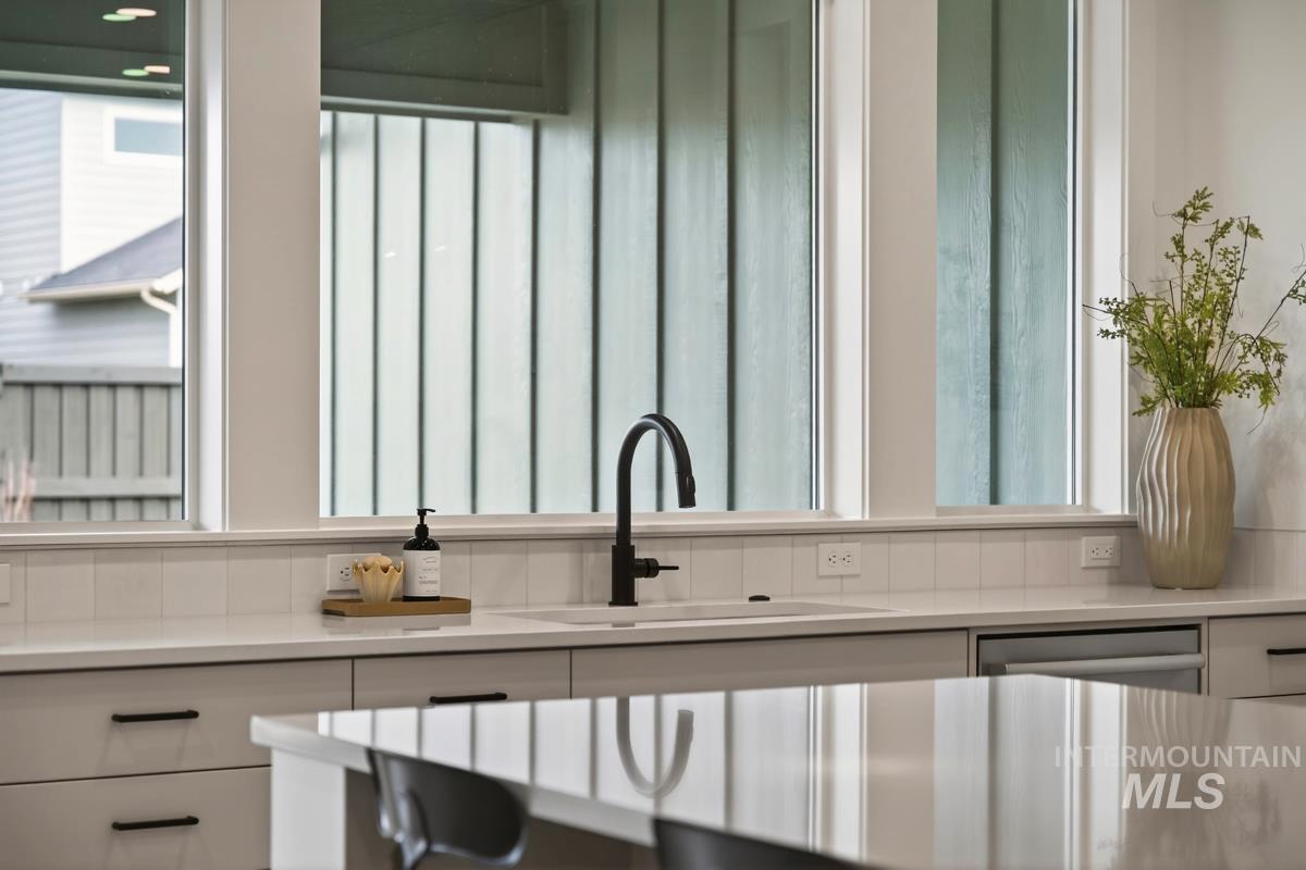 6807 South Messner Way Meridian, ID 83642 - Photo 17 of 32