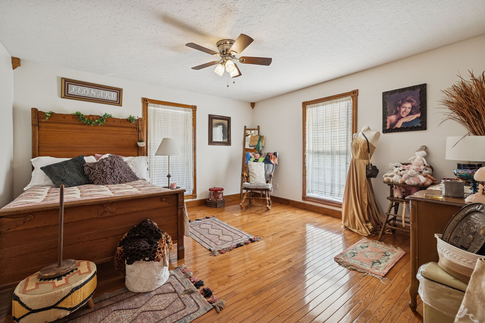 389 Trace Creek Road Red Boiling Springs, TN 37150 - Photo 31 of 57 a living room with furniture and wooden floor
