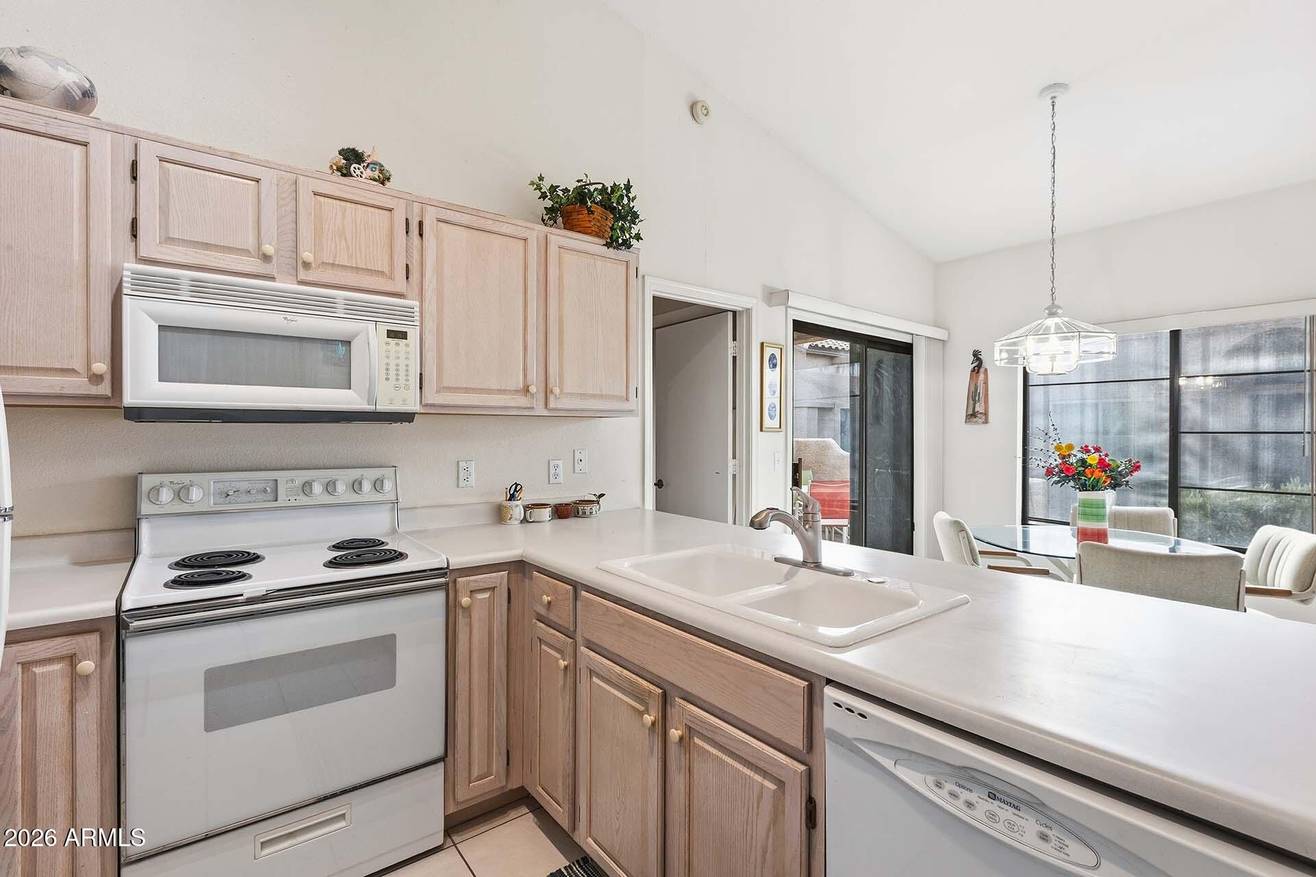 14300 West Bell Road, Unit 352 Surprise, AZ 85374 - Photo 9 of 47 14