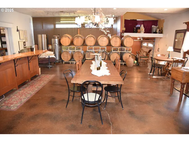 $1,350,000 | 8500 Hopewell Road Northwest, Salem, OR 97304