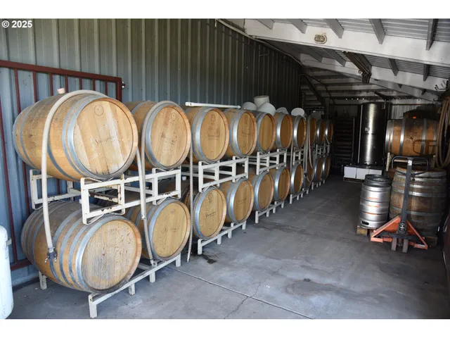 $1,350,000 | 8500 Hopewell Road Northwest, Salem, OR 97304