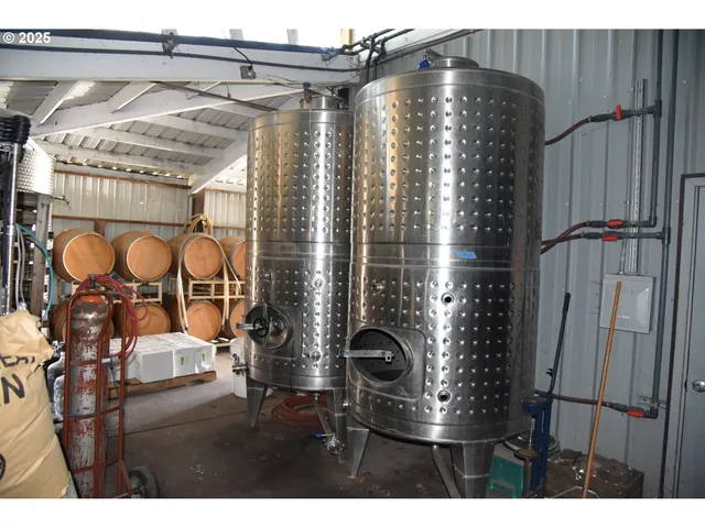 $1,350,000 | 8500 Hopewell Road Northwest, Salem, OR 97304