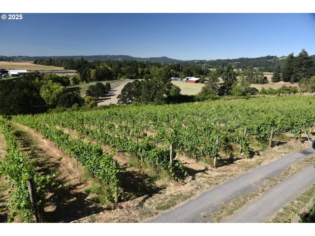 $1,350,000 | 8500 Hopewell Road Northwest, Salem, OR 97304