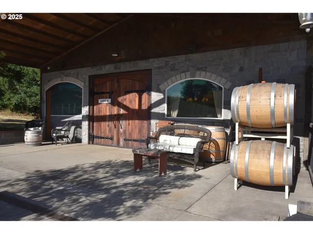 $1,350,000 | 8500 Hopewell Road Northwest, Salem, OR 97304