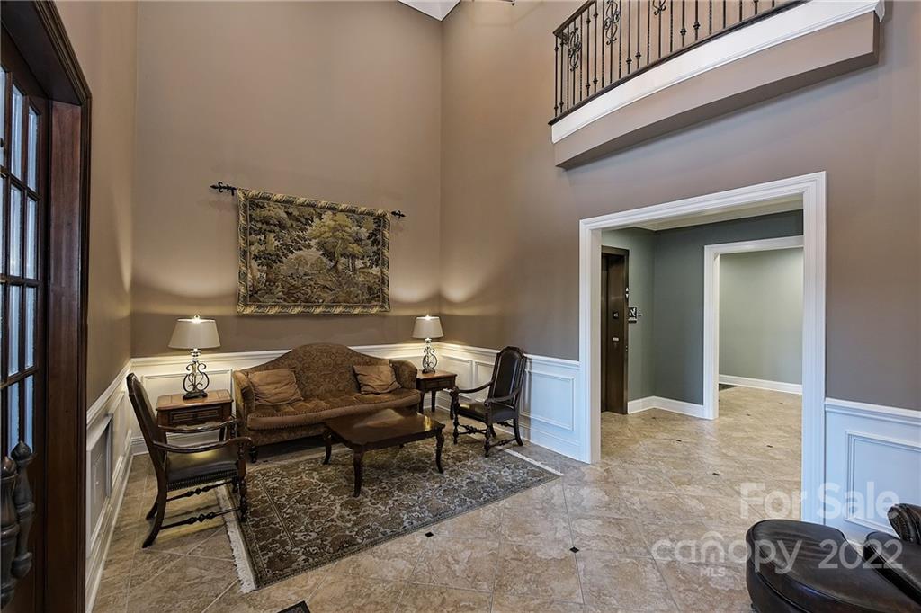3240 Park Road Charlotte, NC 28209 - Photo 3 of 39 a view of a dinning table and chair in the livingroom