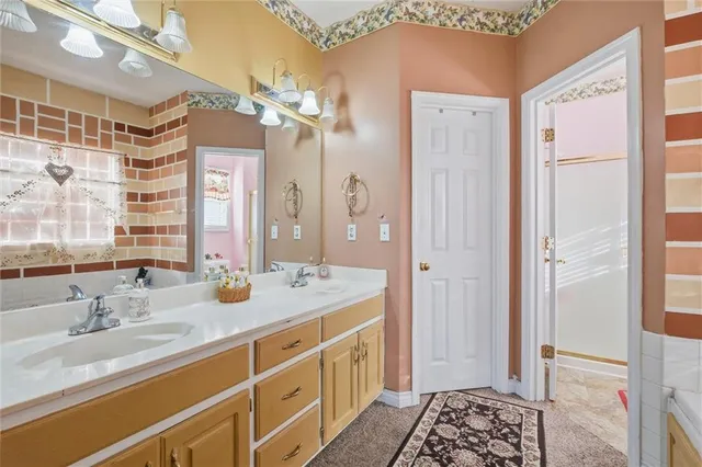 $414,950 | 4407 Southwest Briarbrook Drive, Lee's Summit, MO 64082