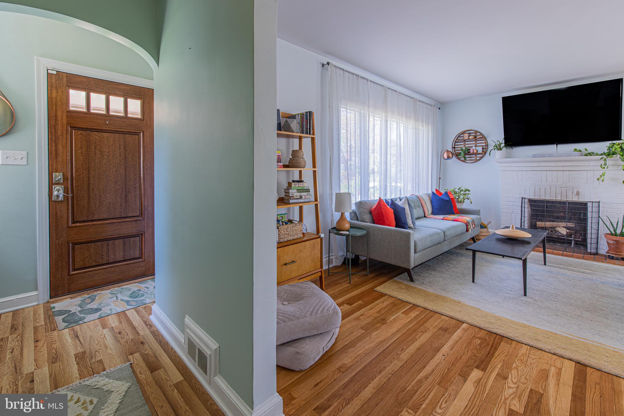 9013 Sudbury Road Silver Spring, MD 20901 - Photo 3 of 55
