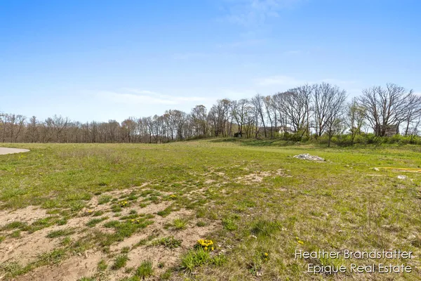 $324,000 | 5000 Hickory Pointe Wds Southeast, Ada, MI 49301