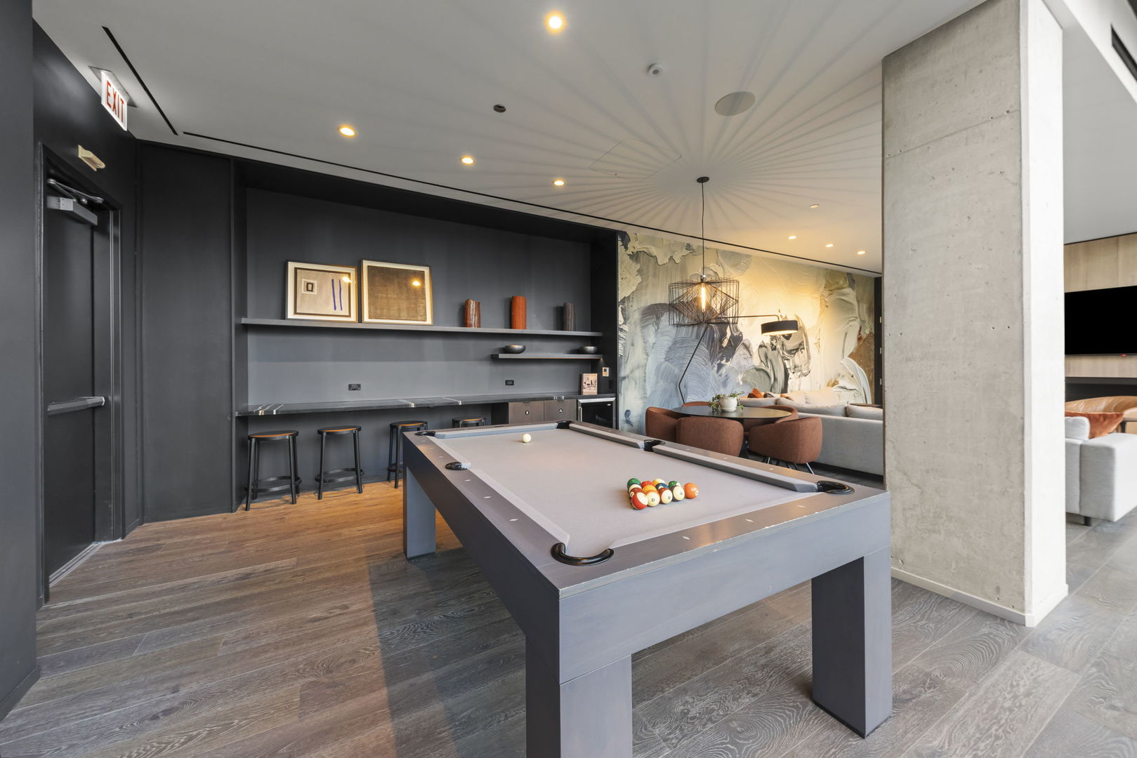 234 West Polk Street, Unit 2610 Chicago, IL 60605 - Photo 26 of 36 a room with furniture pool table and flat screen tv