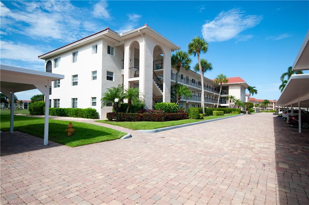 13 High Point Circle North, Unit 209 Naples, FL 34103 - Photo 29 of 33