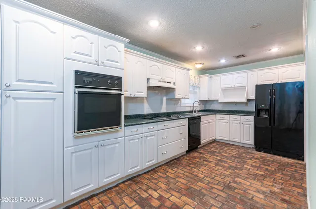 $1,800 | Undisclosed Address, Lafayette, LA 70503