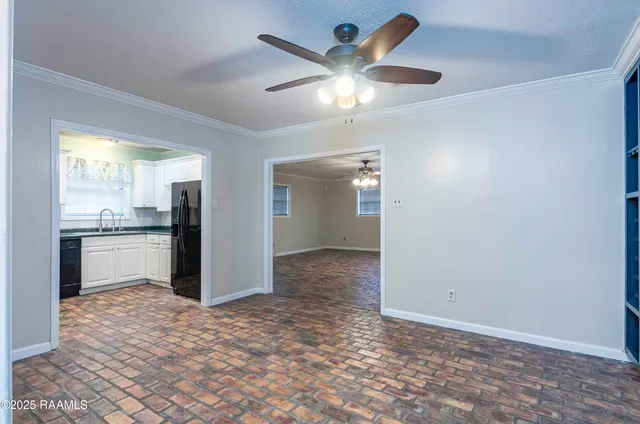 $1,800 | Undisclosed Address, Lafayette, LA 70503