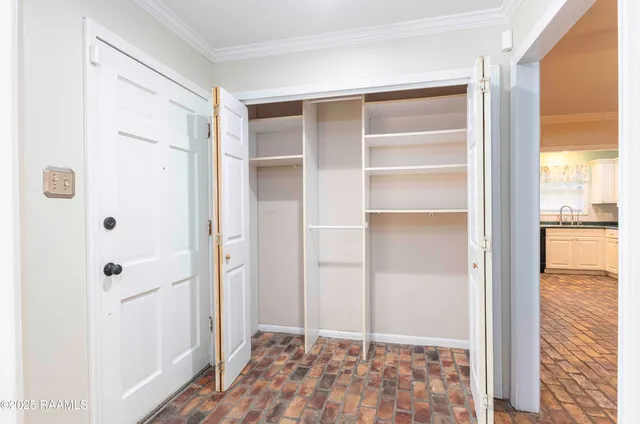 $1,800 | Undisclosed Address, Lafayette, LA 70503