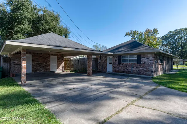 $1,800 | Undisclosed Address, Lafayette, LA 70503