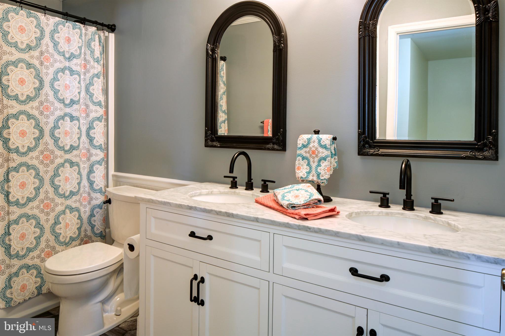 8444 Spring Road Pasadena, MD 21122 - Photo 22 of 33 Hall bath