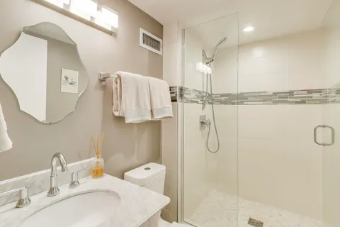 $949,000 | 4222 North Claremont Avenue, Chicago, IL 60618