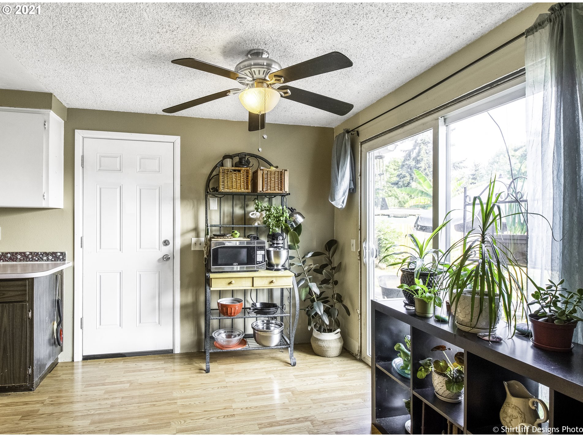 5181 D Street Springfield, OR 97478 - Photo 8 of 16 a view of an entryway with wooden floor