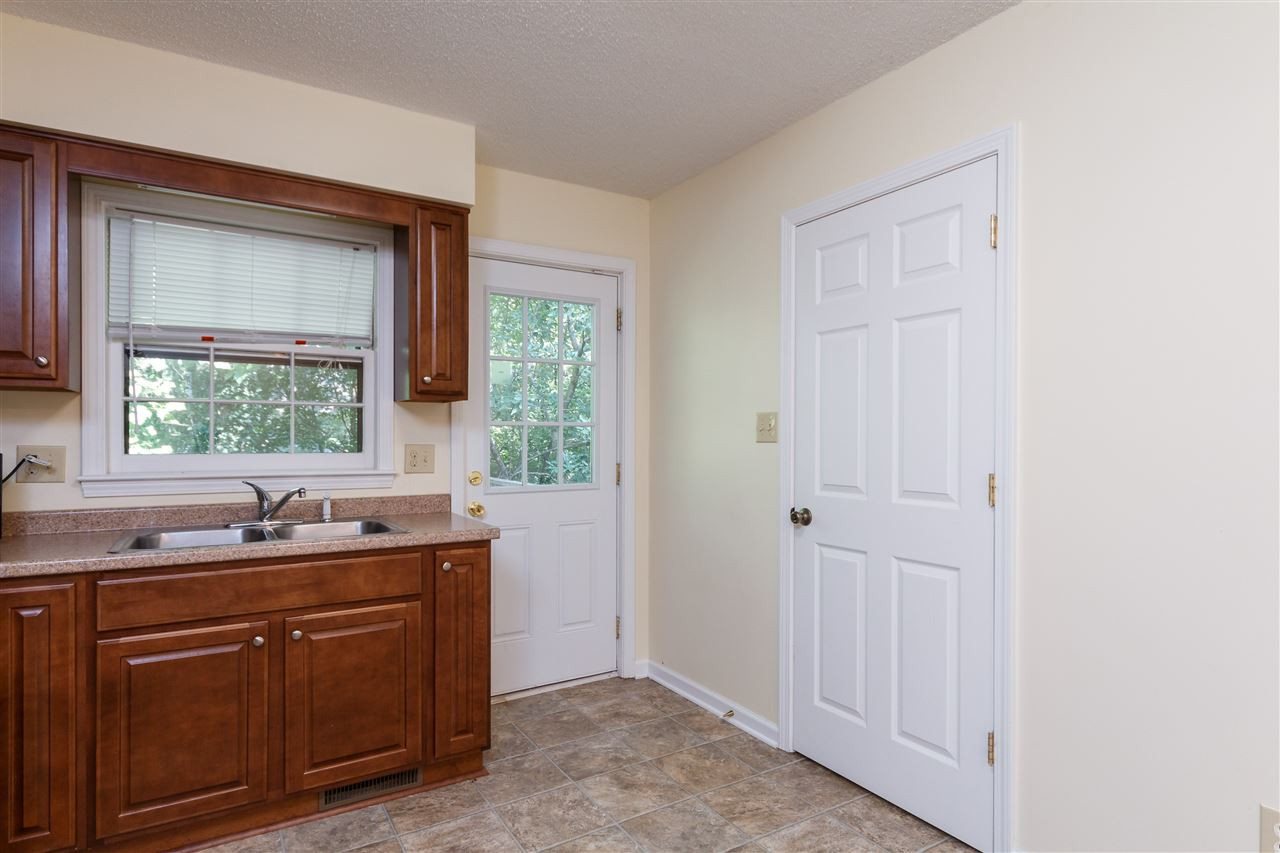 6629 Coach Light Circle Raleigh, NC 27613 - Photo 8 of 25 Photo 8