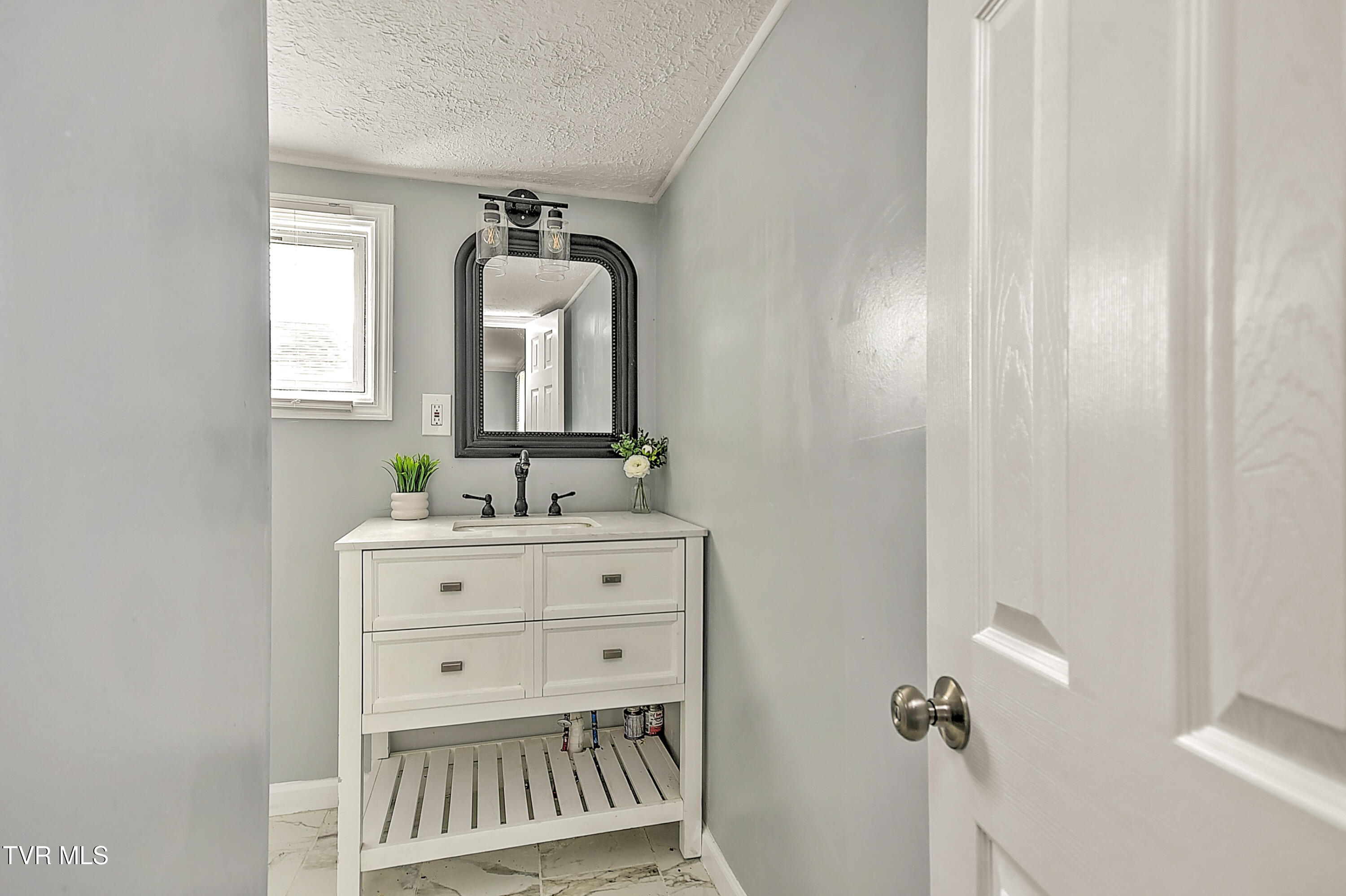 1208 Riverside Avenue, Unit 2 Kingsport, TN 37660 - Photo 18 of 28 1208 Riverside HB-17
