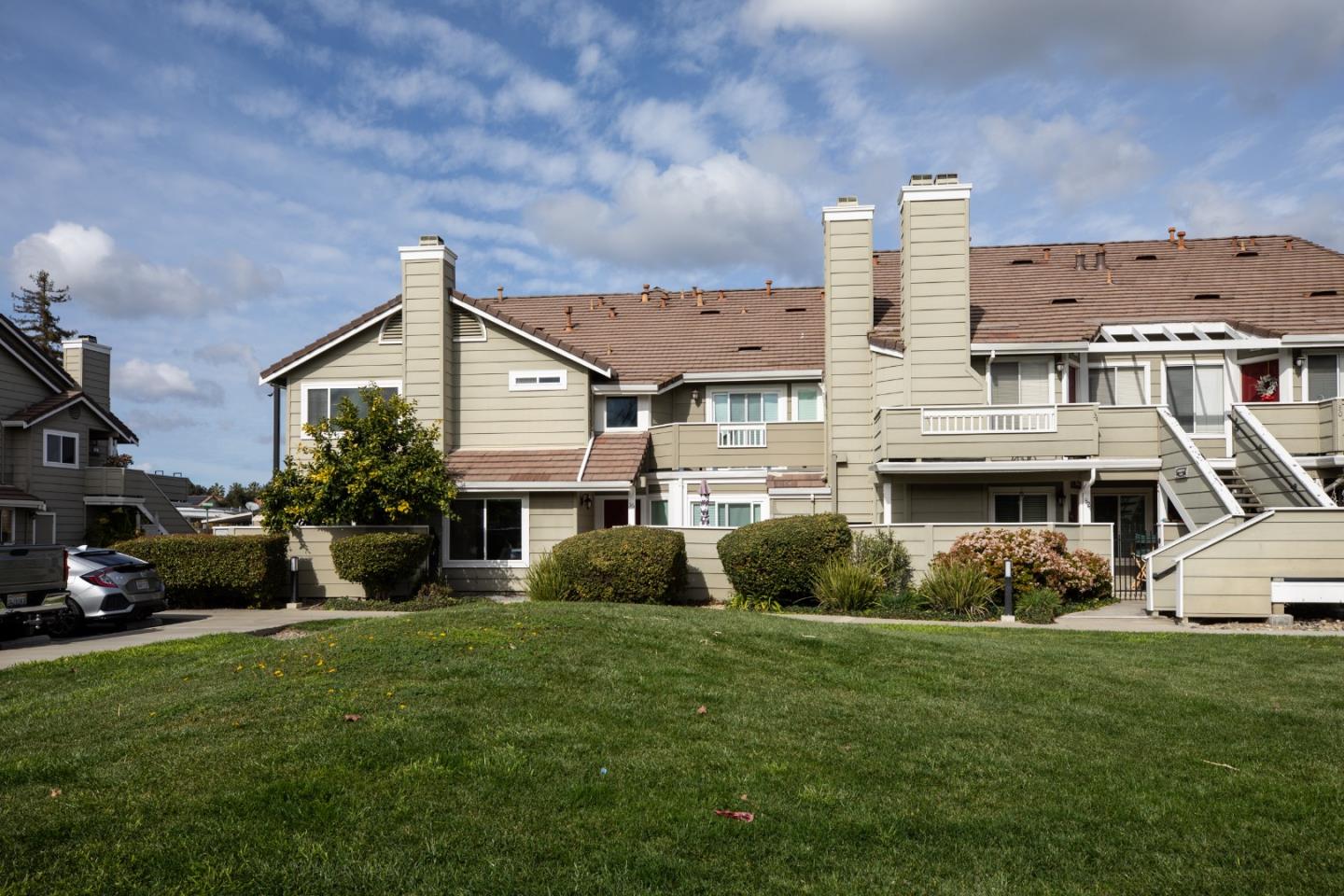 40 Cherryton Lane San Jose, CA 95136 - Photo 18 of 27 a front view of a house with garden