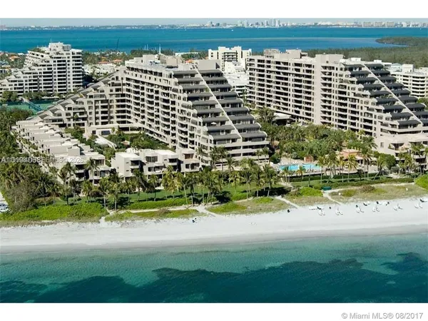 $4,100 | 201 Crandon Boulevard, Unit 304, Key Biscayne, FL 33149