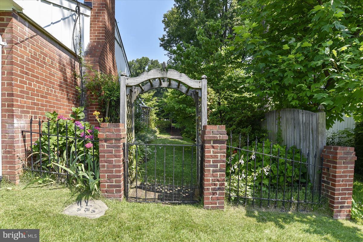 7516 Inzer Street Springfield, VA 22151 - Photo 25 of 30 a view of a bird bath