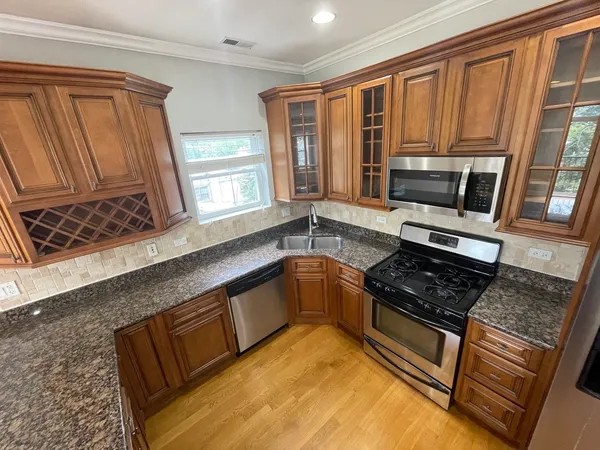 $2,700 | 6229 North Richmond Street, Unit 3N, Chicago, IL 60659