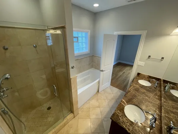 $2,700 | 6229 North Richmond Street, Unit 3N, Chicago, IL 60659