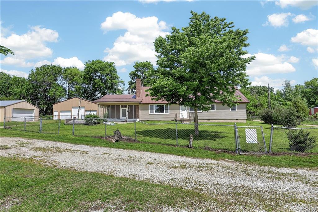 10784 Southwest 70th Street Chetopa, KS 67336 - Photo 2 of 38
