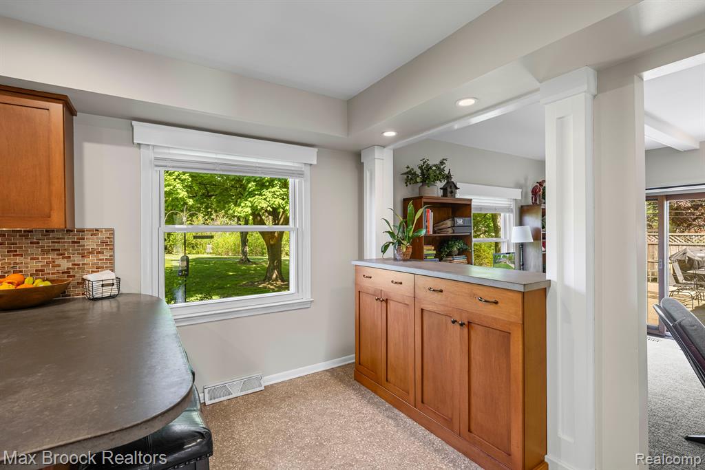 29884 Fox Grove Road Farmington Hills, MI 48334 - Photo 16 of 64