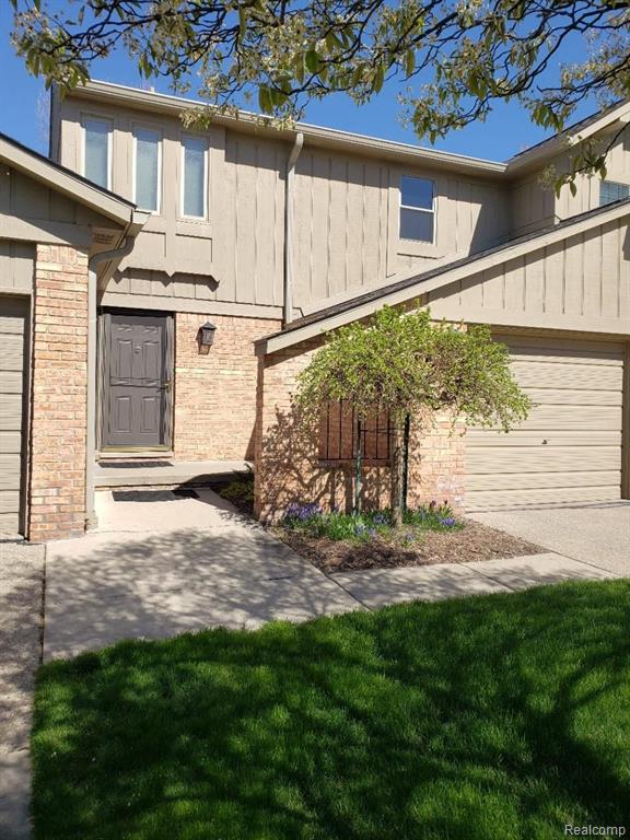 1903 Allenway Court, Unit 98 Rochester Hills, MI 48309 - Photo 15 of 27