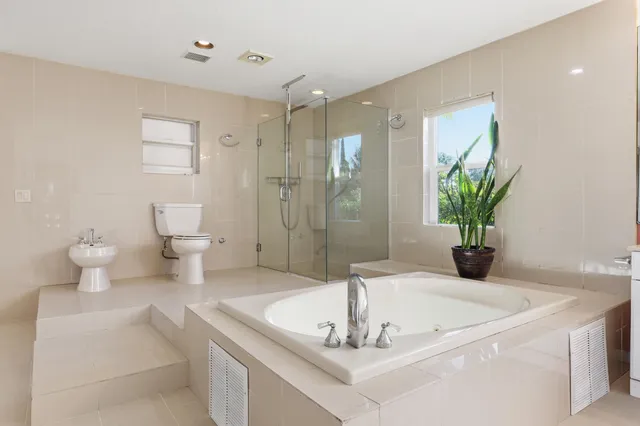 $1,850,000 | 14410 64th Way North, Palm Beach Gardens, FL 33418