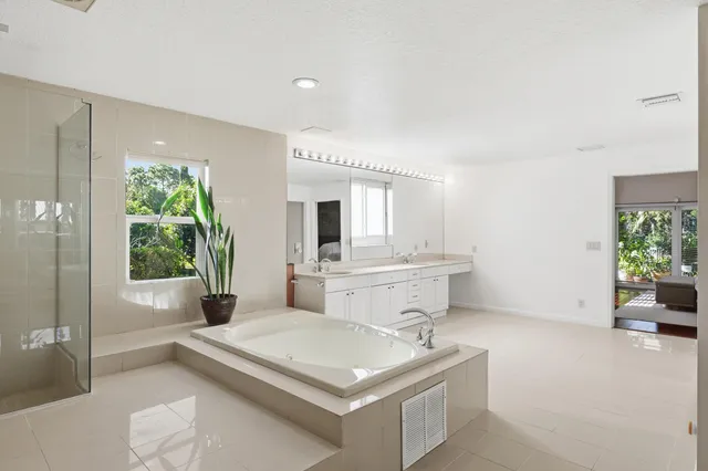 $1,850,000 | 14410 64th Way North, Palm Beach Gardens, FL 33418