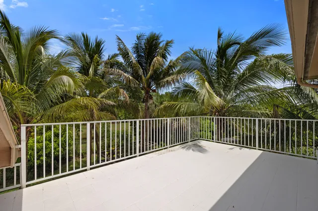 $1,850,000 | 14410 64th Way North, Palm Beach Gardens, FL 33418