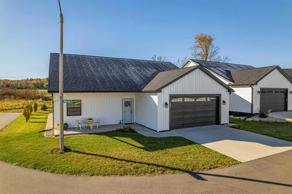 $372,500 | 201 Boann Terrace, Belleville, WI 53508