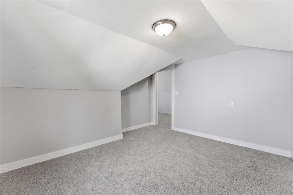 47 Thorndyke Street Springfield, MA 01118 - Photo 23 of 42