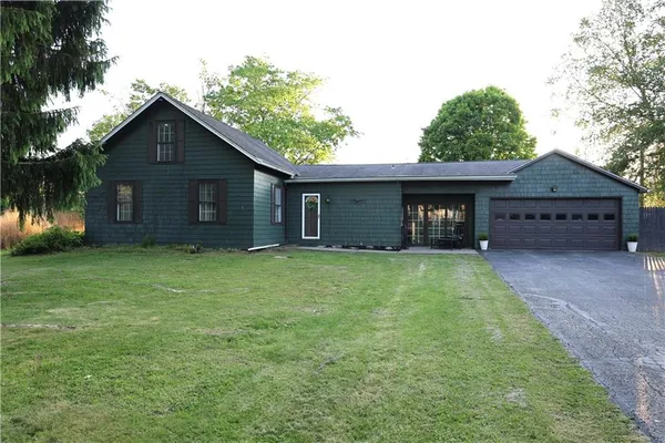 $388,000 | 4294 Bethel New Wilmington Road, New Wilmington, PA 16142