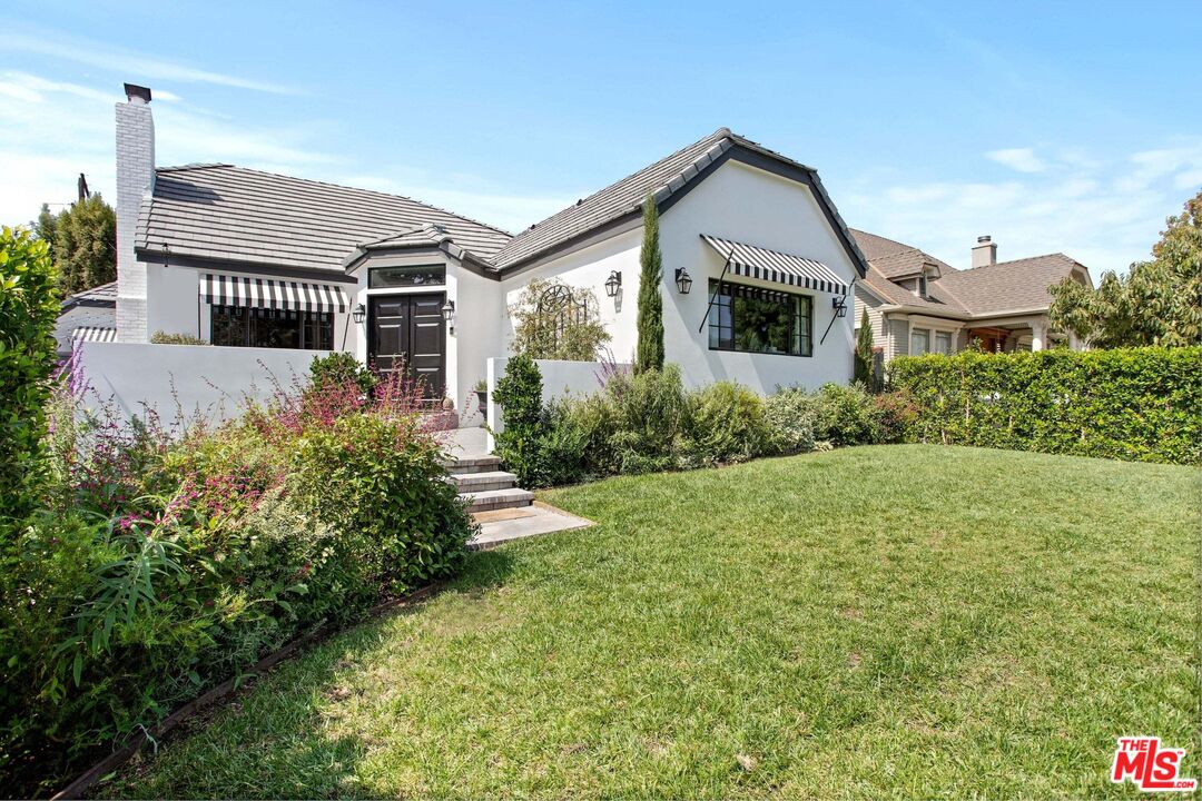 111 North Ridgewood Place Los Angeles, CA 90004 - Photo 1 of 1