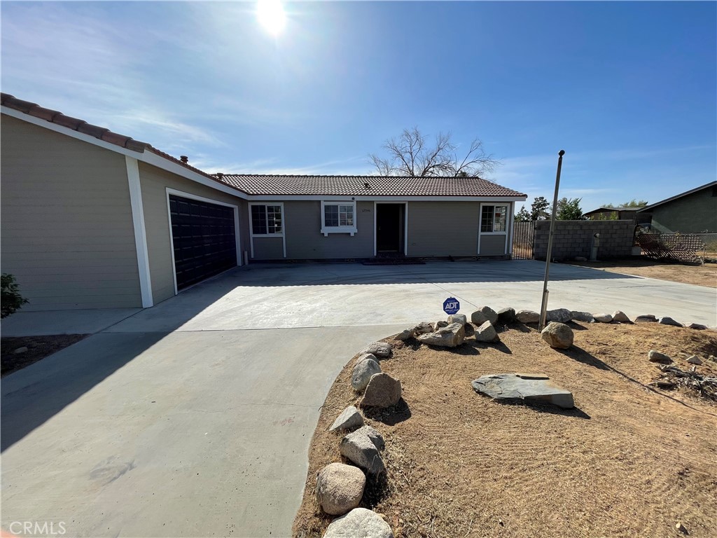 12546 Navajo Road Apple Valley, CA 92308 - Photo 22 of 27