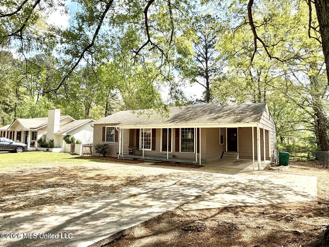 1003 S Jackson 4 tlc