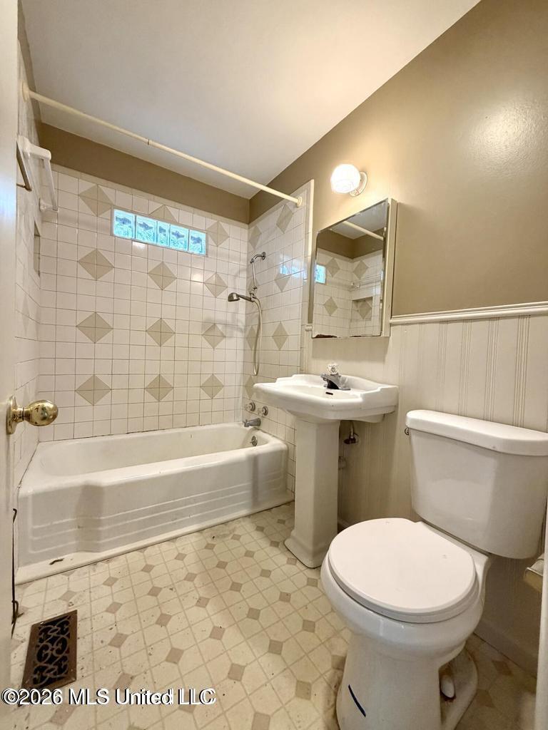 1003 South Jackson Street Brookhaven, MS 39601 - Photo 16 of 21 1003 S Jackson 16 tlc