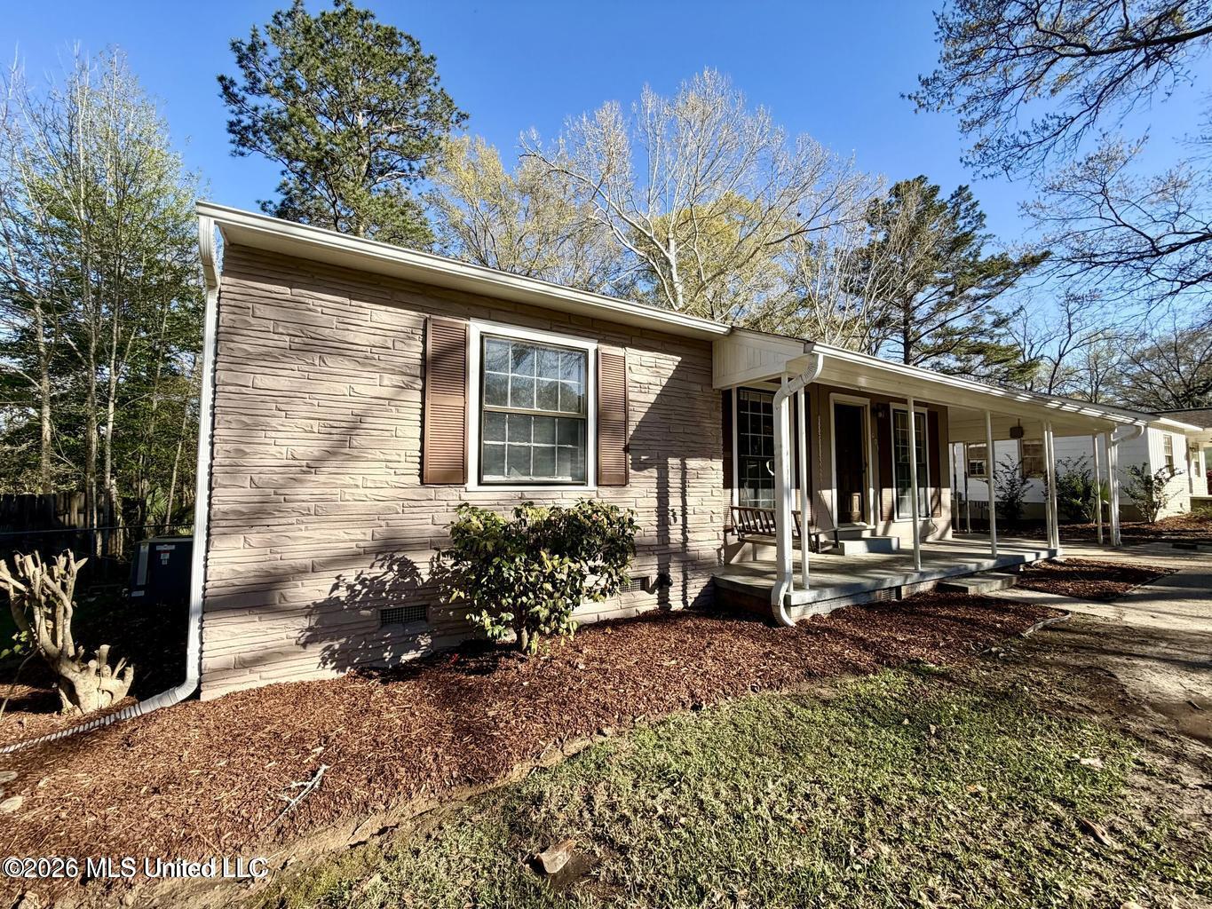 1003 South Jackson Street Brookhaven, MS 39601 - Photo 4 of 21 1003 S jackson 5 tlc