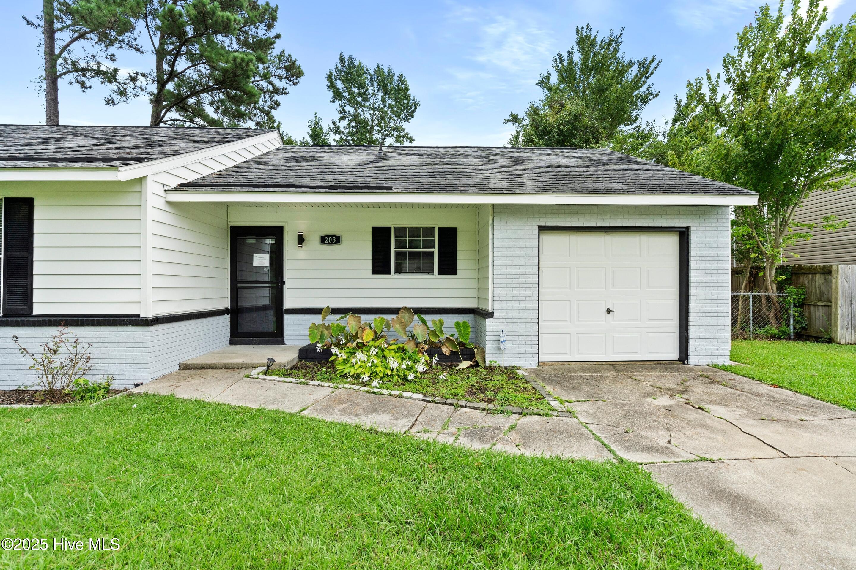 203 Dennis Road Jacksonville, NC 28546 - Photo 6 of 50 mls-DSC05882