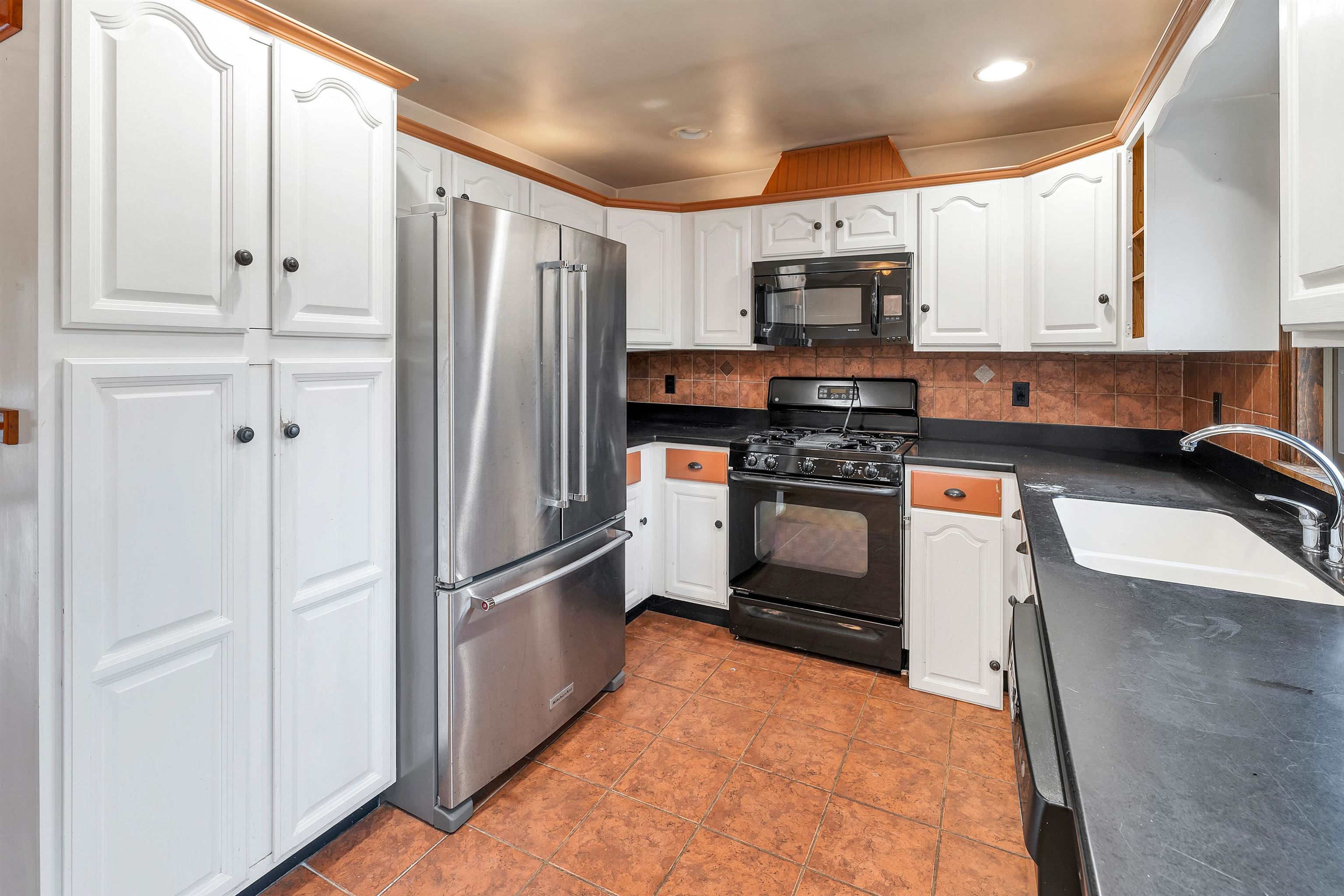 49 Whitten Neck Road Wolfeboro, NH 03894 - Photo 8 of 35 Gallery Image 8