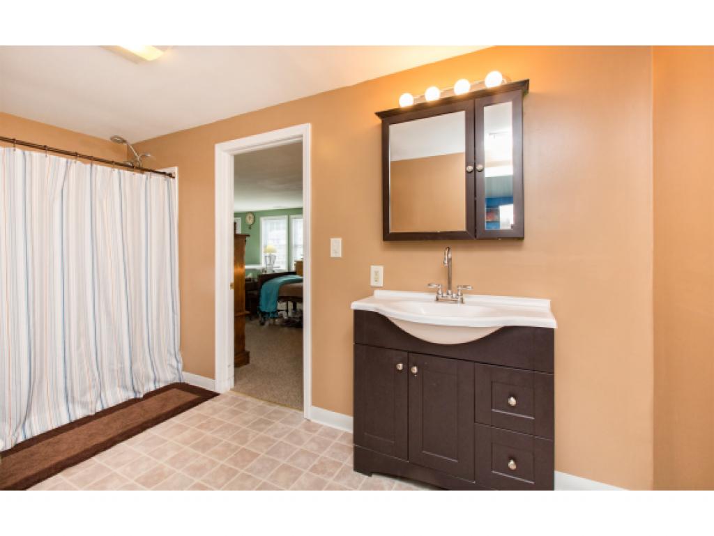 5 Santa Fe Road Nashua, NH 03062 - Photo 19 of 31