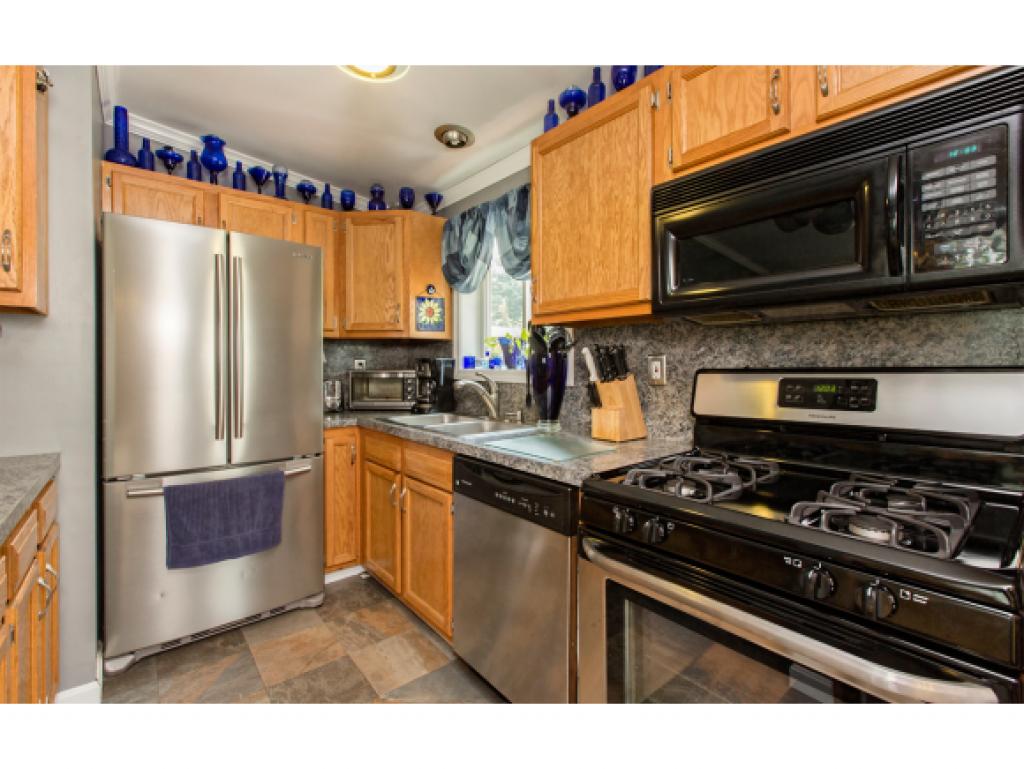 5 Santa Fe Road Nashua, NH 03062 - Photo 4 of 31