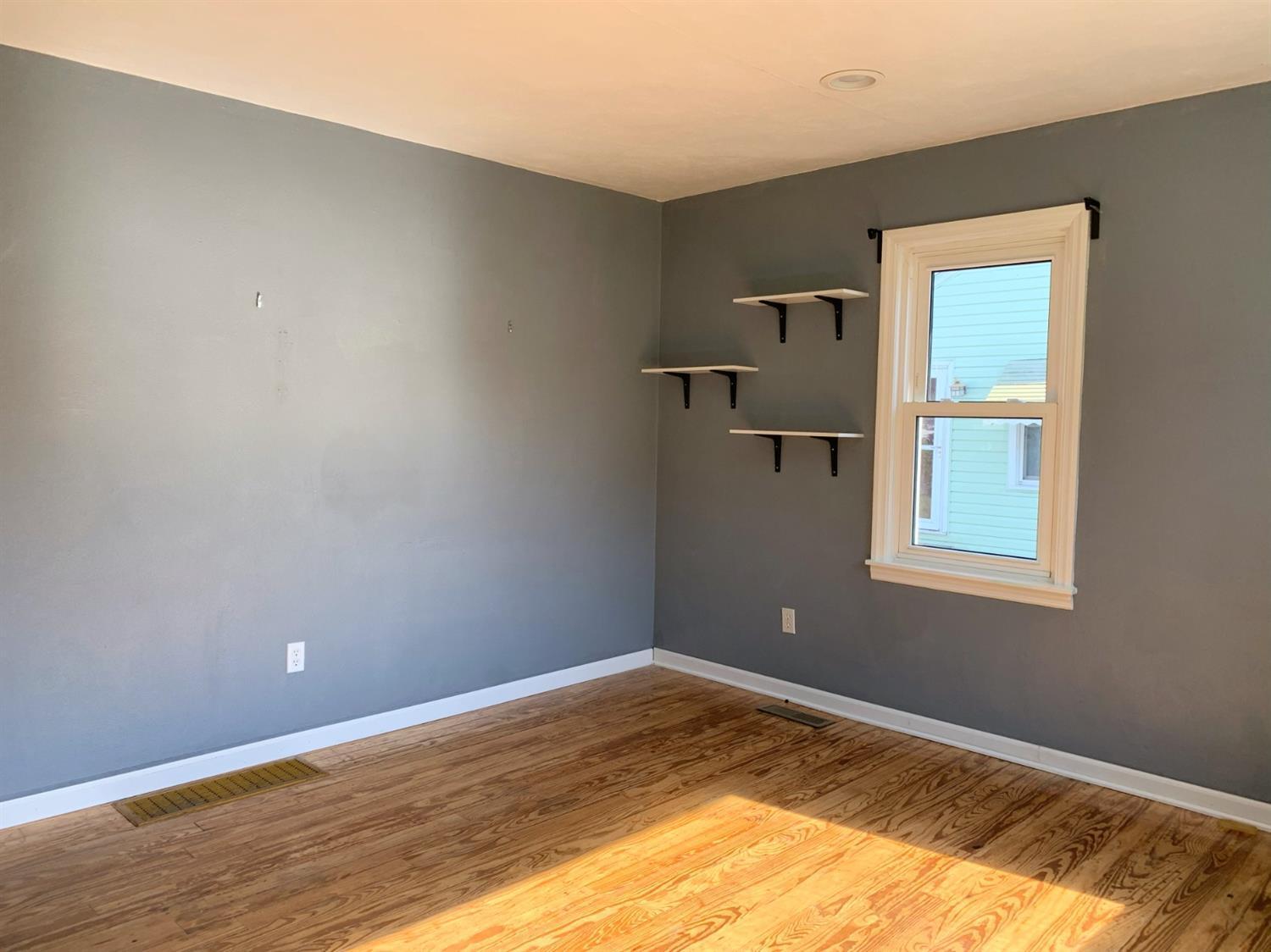 1900 Dix Road Middletown, OH 45042 - Photo 6 of 17 Gallery Image 6