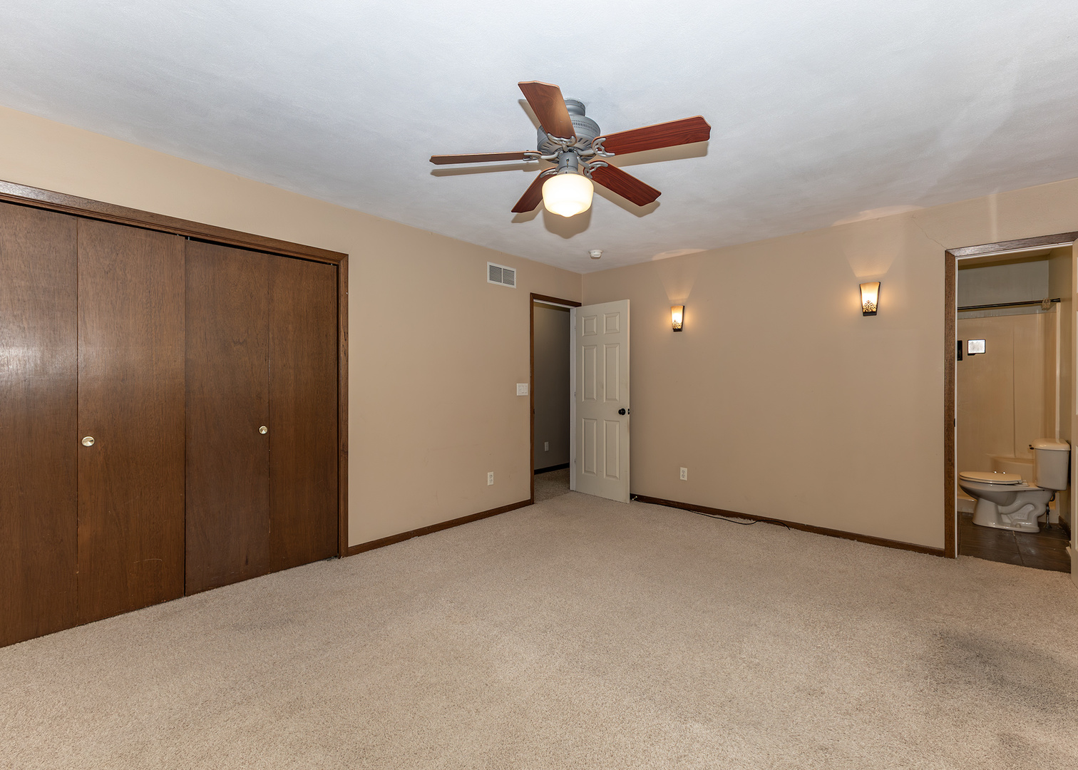 25 Oak Grove Road Geneseo, IL 61254 - Photo 12 of 22 a view of an empty room and window